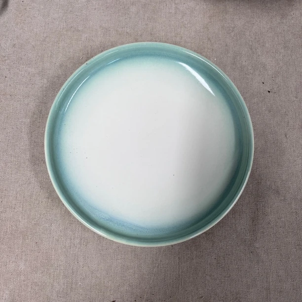 2个新款绿色渐变家庭盘子窑变釉圆盘北欧风格复古瓷盘微瑕辣210