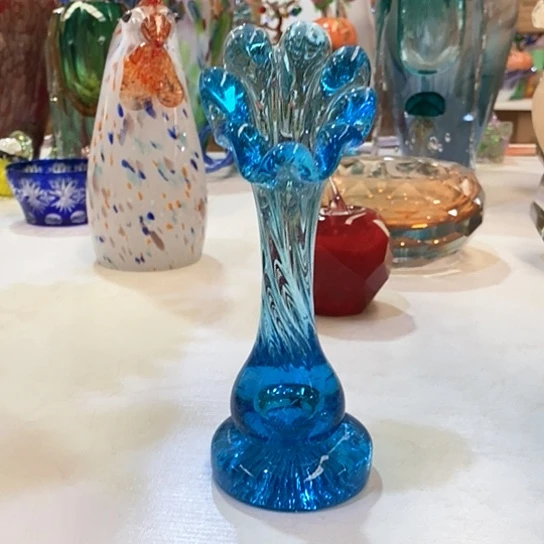 琉璃花瓶高19厘米口径2厘米