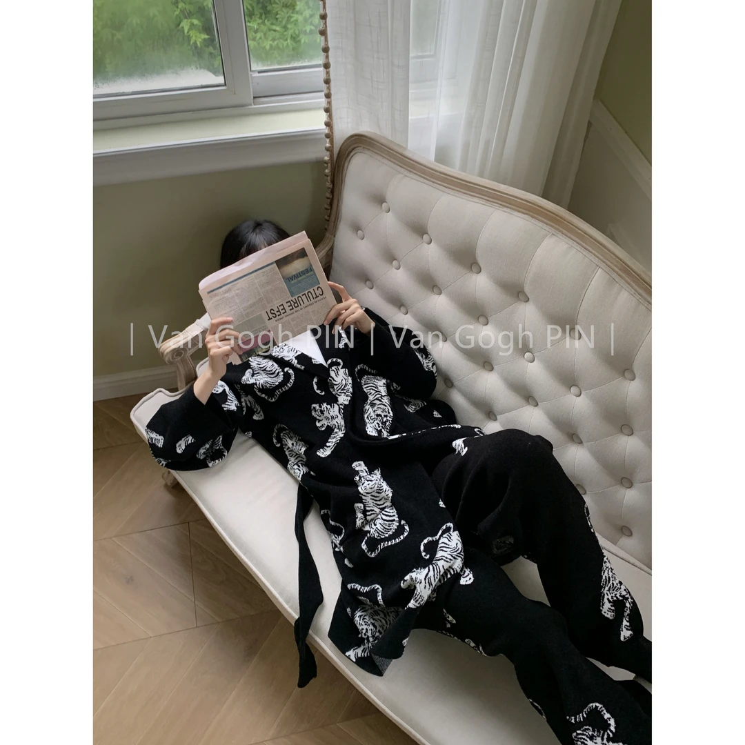Zai Living/也宅【东方旗虎】男女同款针织高密半边绒睡袍服套装