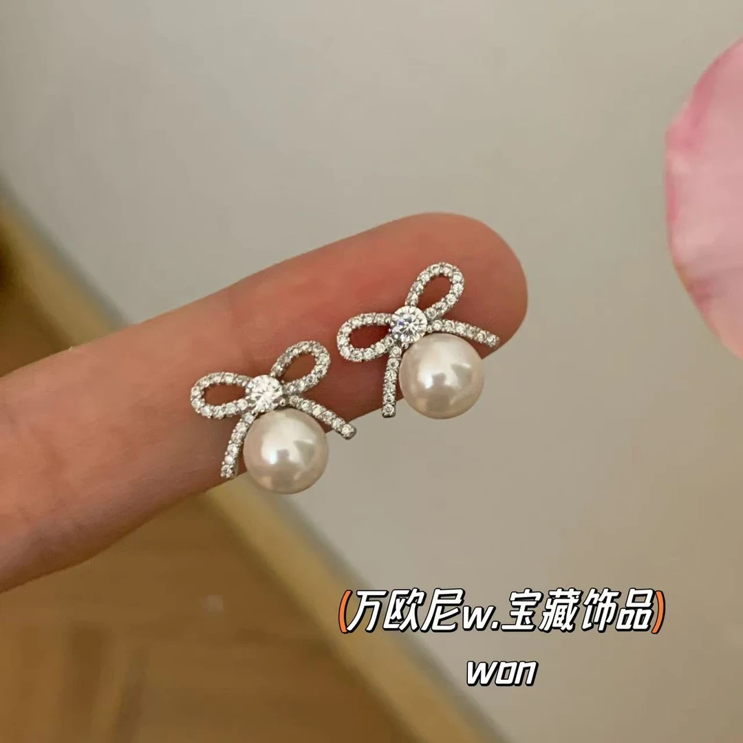 CHANGE x 优雅蝴蝶耳夹 法式甜美少女 弧E612