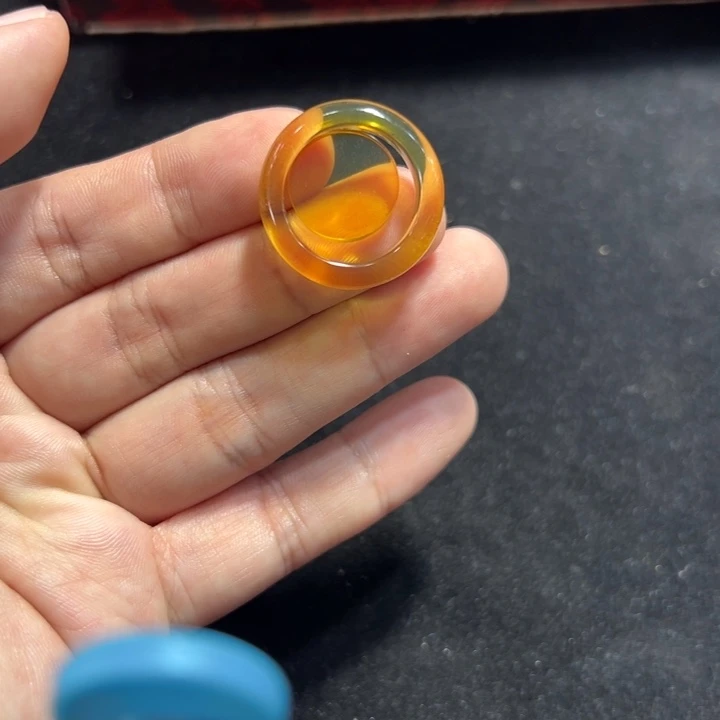 欢***乐琥珀未镶嵌颈饰琥珀戒指