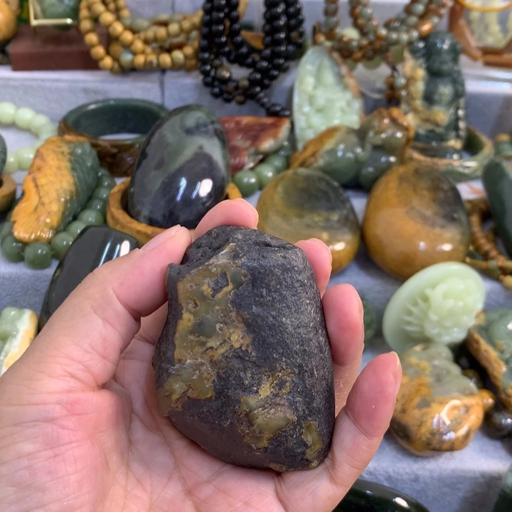 岫岩河磨玉（透闪石质玉）未镶嵌把件