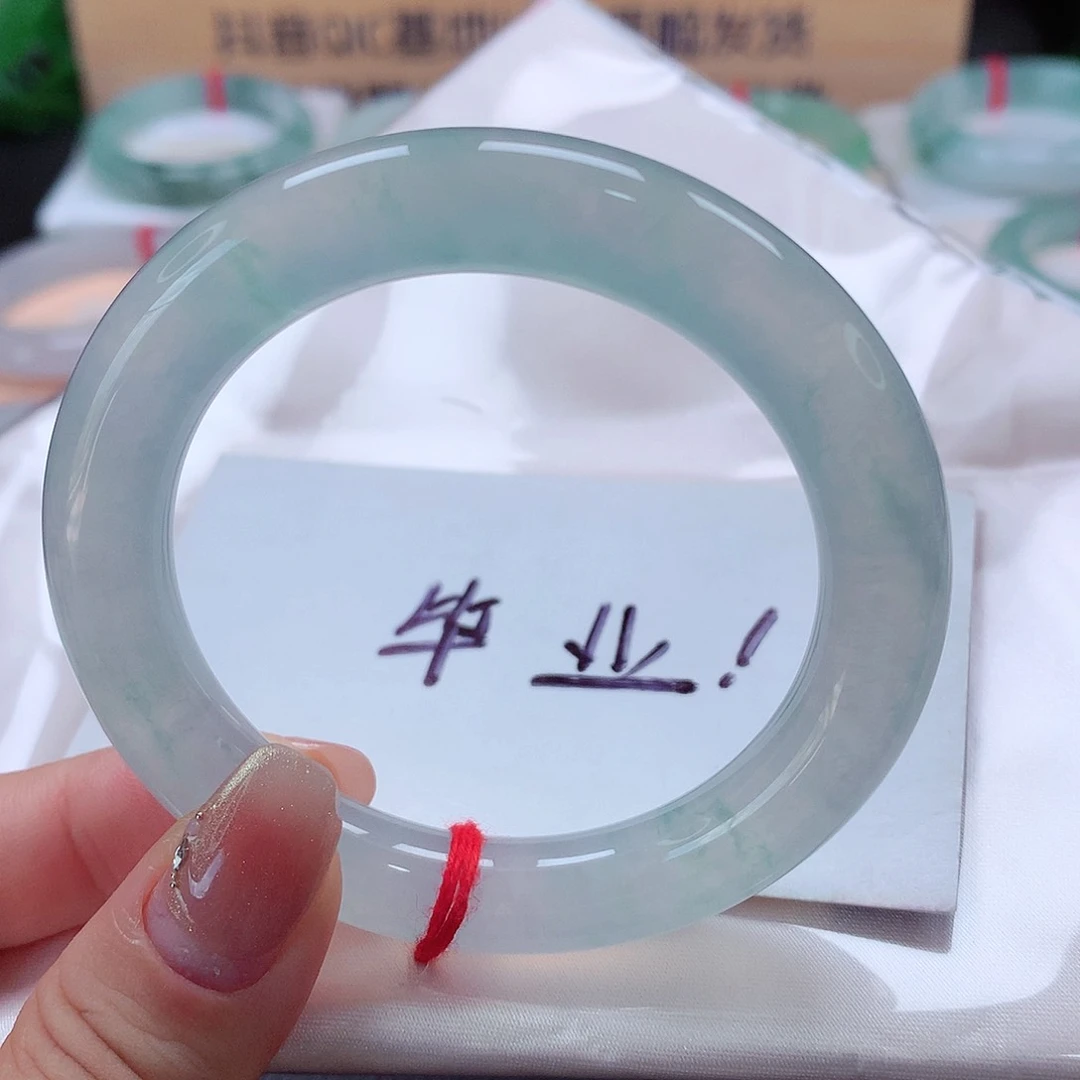 未镶嵌手镯（圆镯）翡翠小灯泡，强强推！