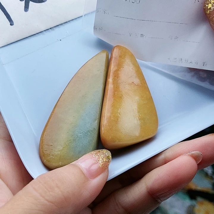 颈饰足铂镶嵌翡翠翡翠