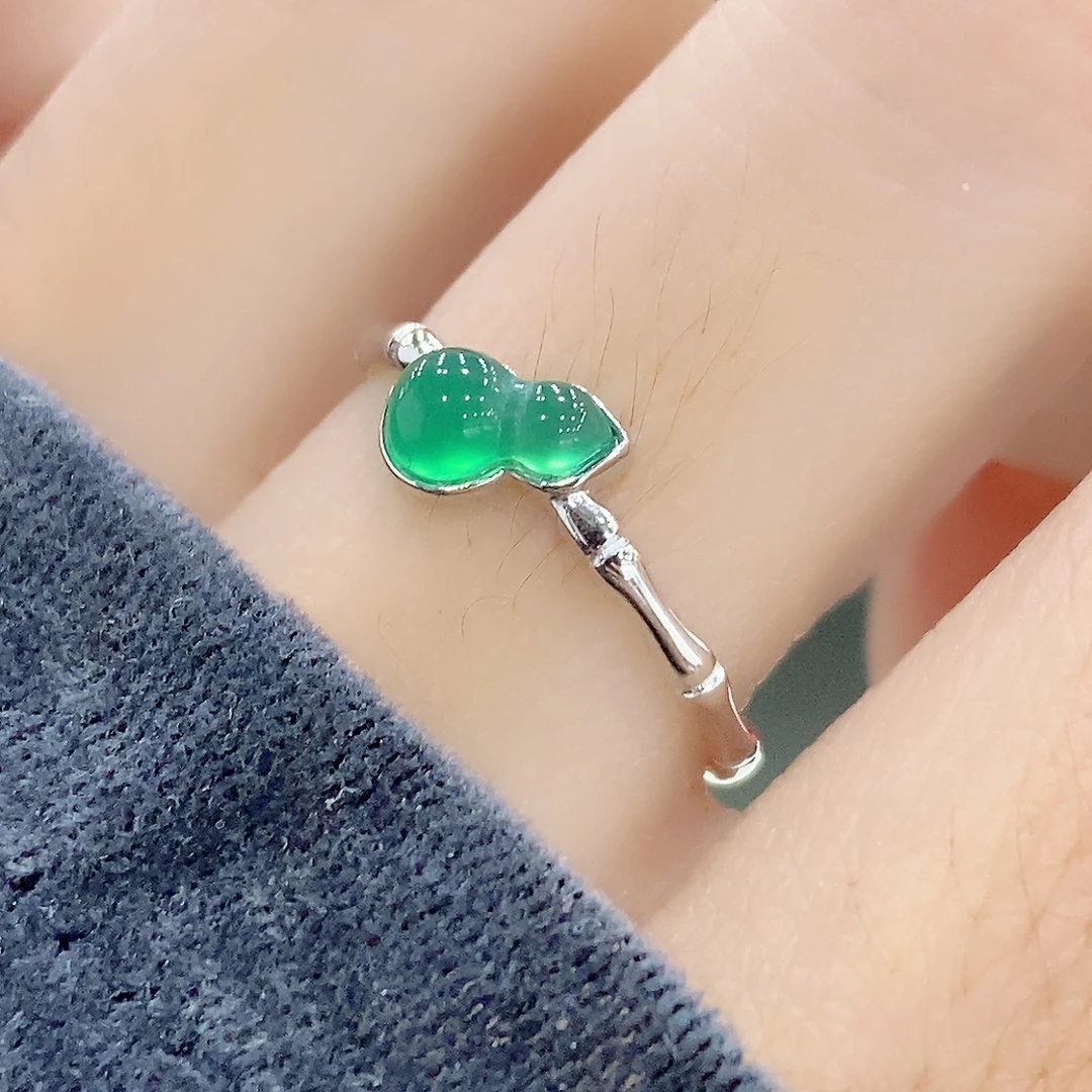 简约竹节设计绿玛瑙葫芦戒指