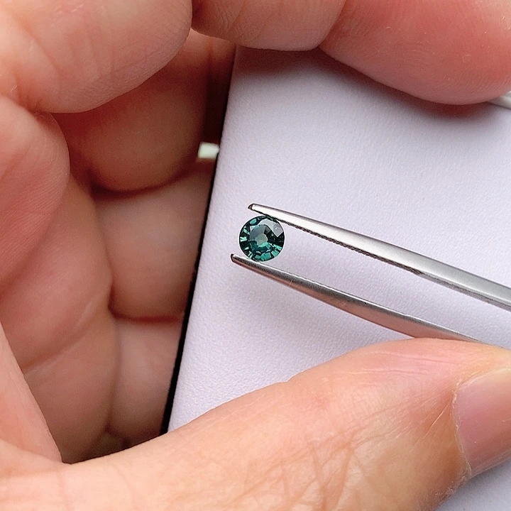 蓝宝石裸石未镶嵌