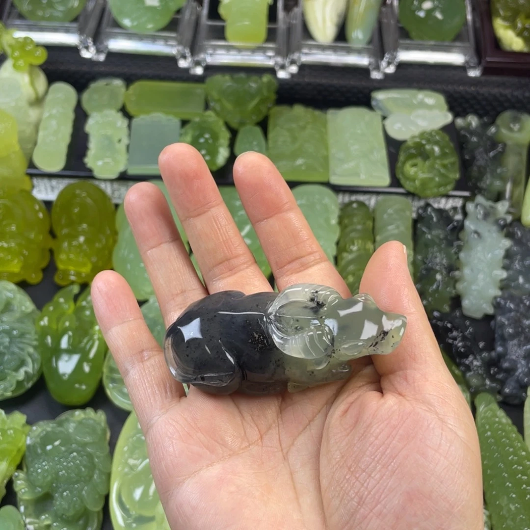 蛇纹石玉未镶嵌珠宝奇石