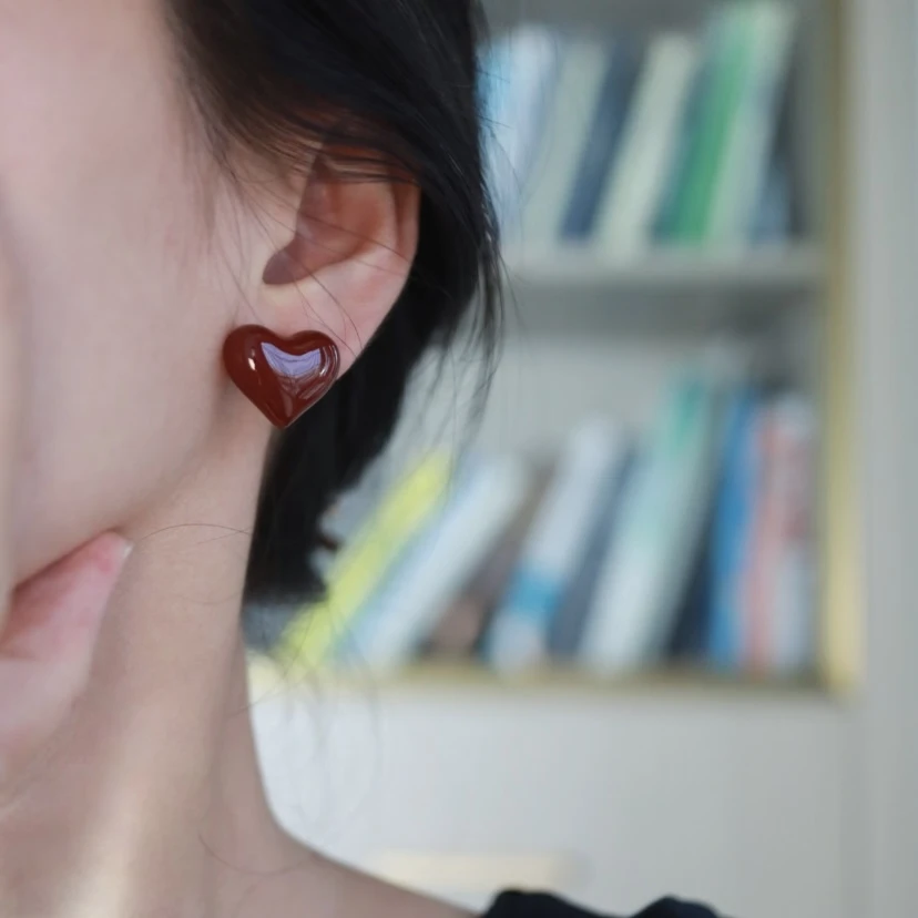 铜合金耳饰 H339安哥拉红爱心耳钉复古港风时髦无耳洞蚊香盘耳夹