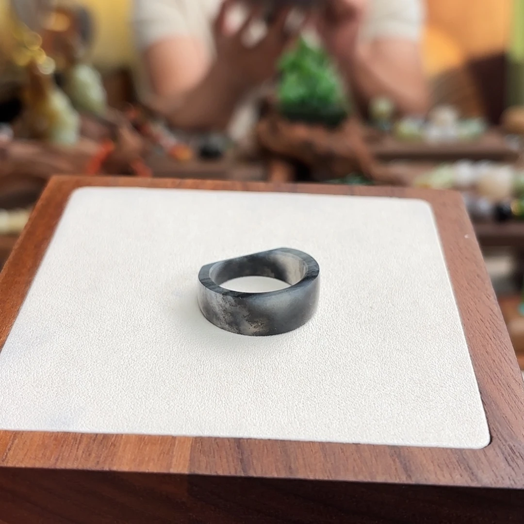 和田玉（青白玉）戒指未镶嵌青花