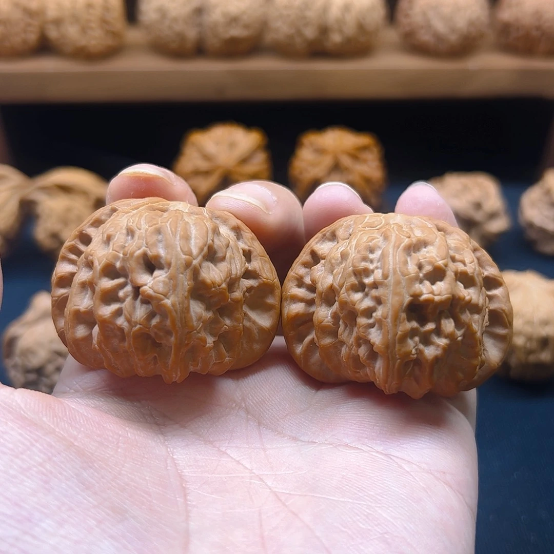 把件核桃红皮白狮子45全品头货