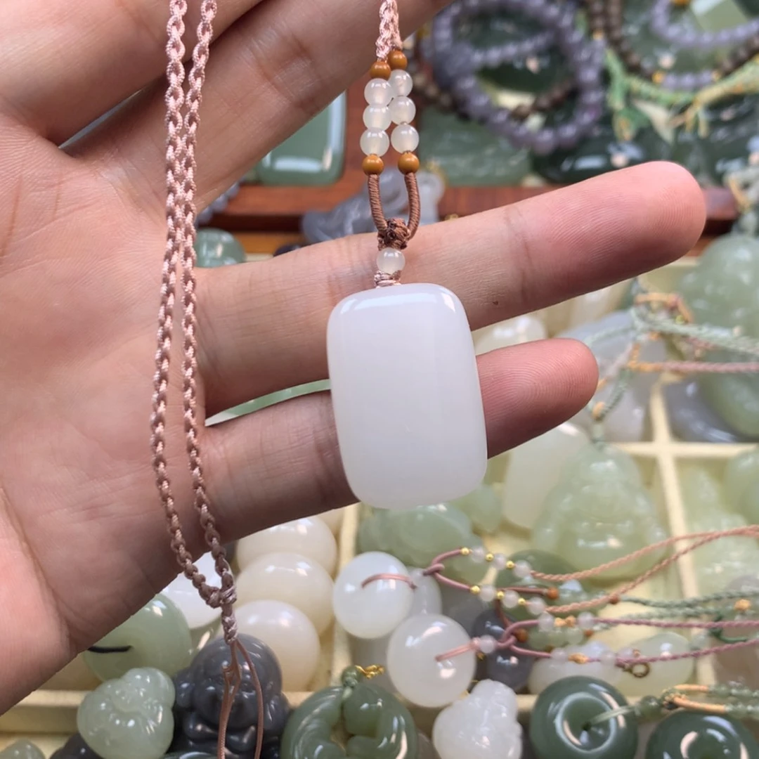 【闪购商品】颈饰未镶嵌和田玉娓**来