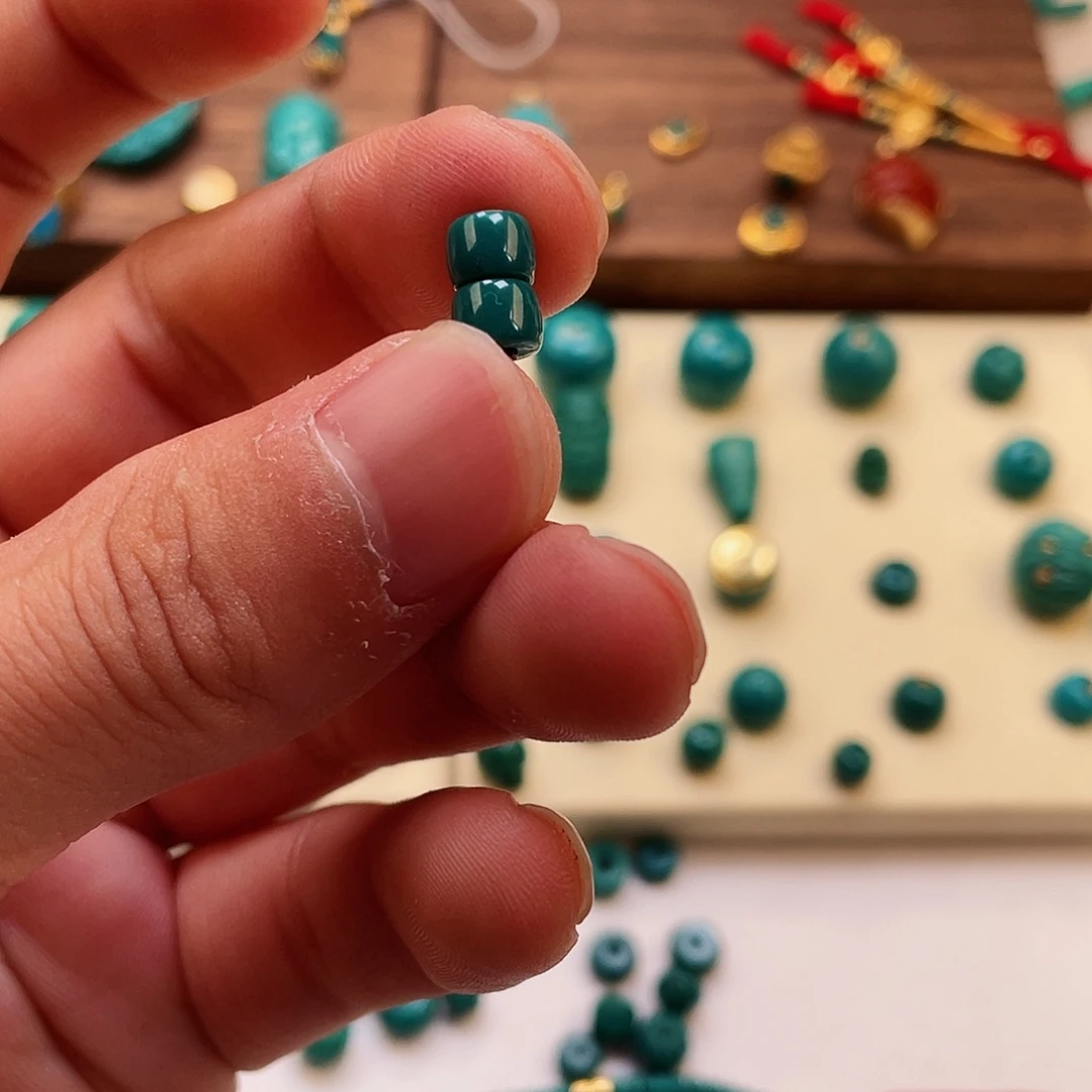 绿松石颈饰未镶嵌