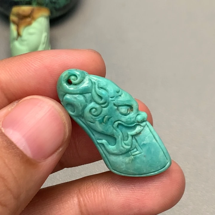 未镶嵌绿松石颈饰