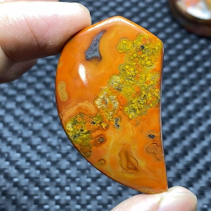 玛瑙/玉髓颈饰未镶嵌野**光