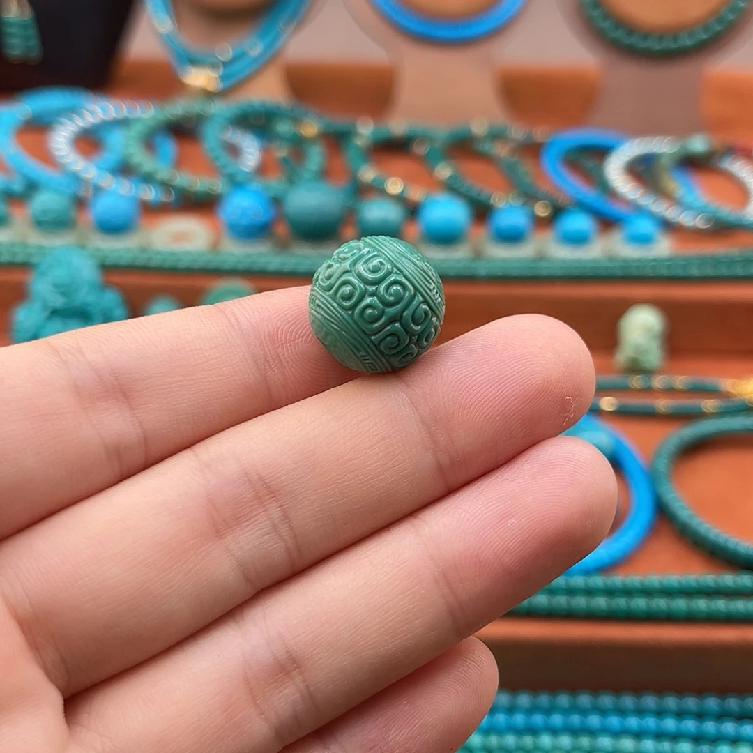 绿松石未镶嵌珠宝奇石