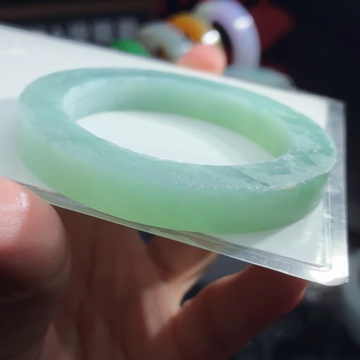 定制翡翠未镶嵌翡翠手镯
