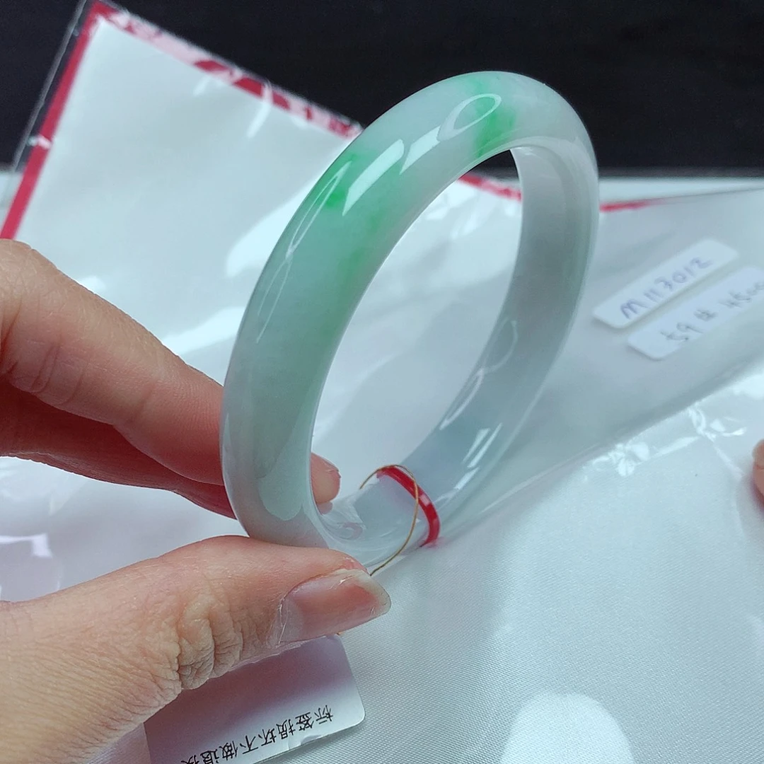 翡翠手镯未镶嵌59圈012