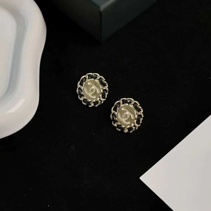 未使用 Chanel/香奈儿 Azul-25C香槟金皮穿链徽章双C耳钉/52335