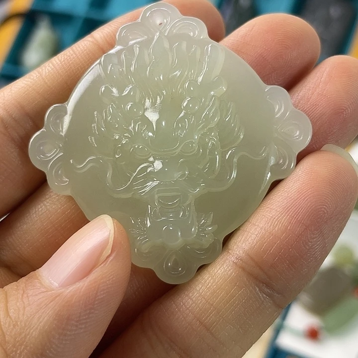 吊坠(不含链)未镶嵌和田玉波**镇