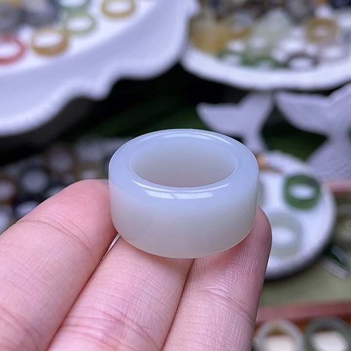 未镶嵌戒指和田玉17.9羊脂白