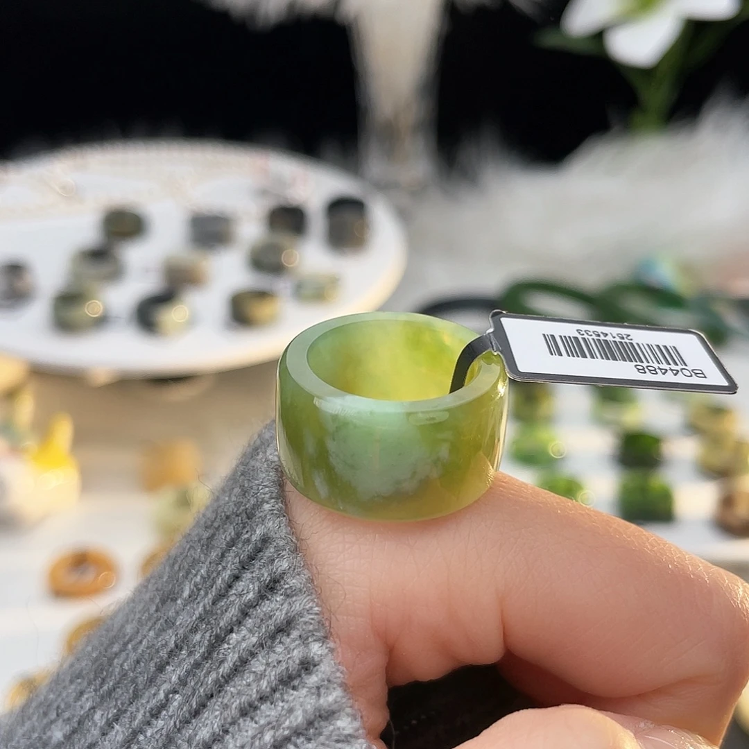 和田玉未镶嵌戒指k62 黑氧洞圆切17.5mm