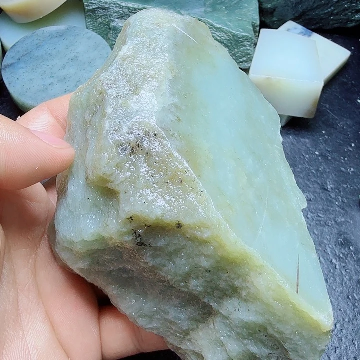 和田玉（糖玉）未镶嵌珠宝奇石