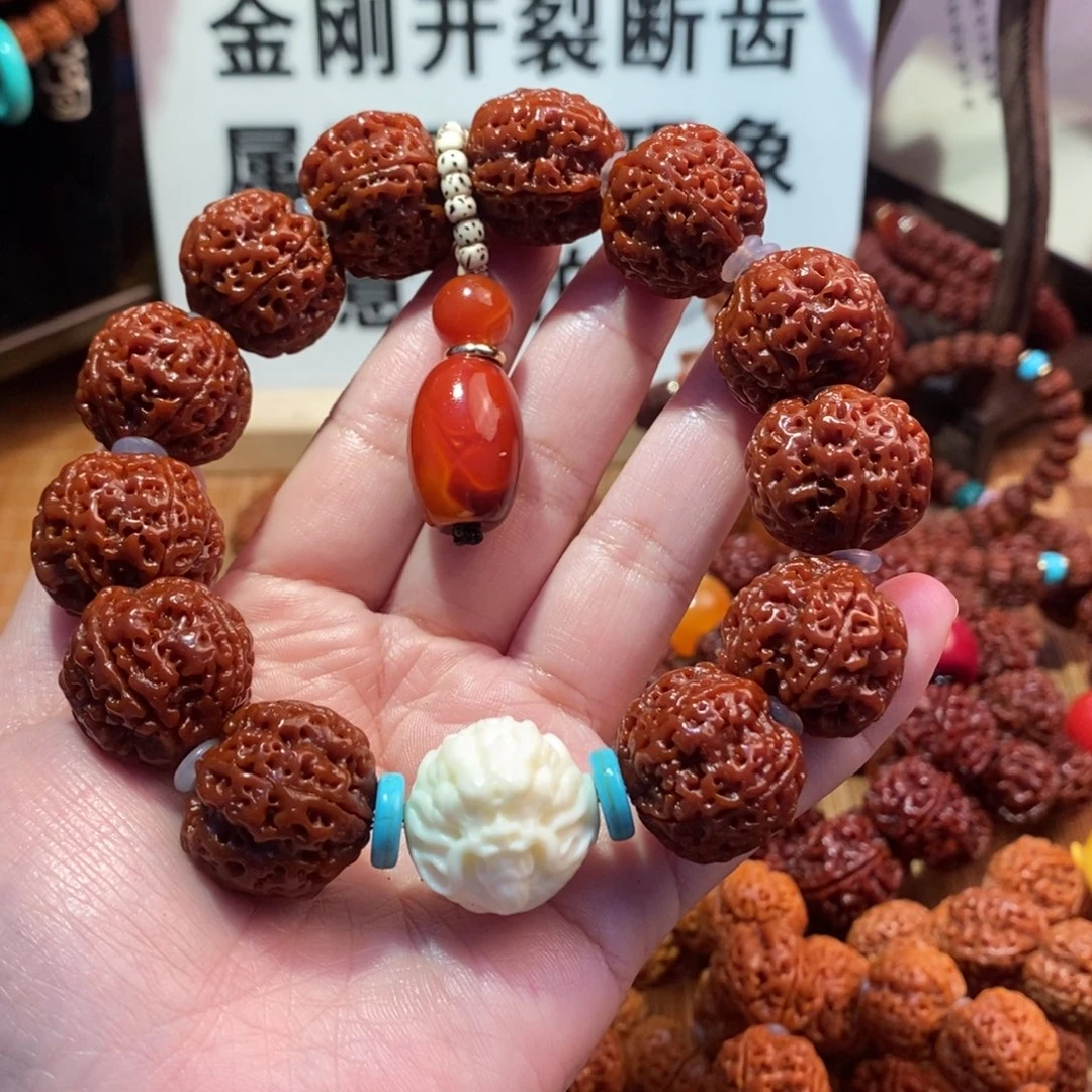 金刚菩提手串215瓣红跑环白龙