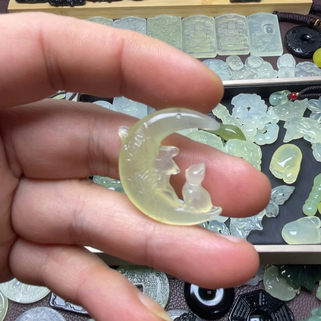 未镶嵌蛇纹石玉颈饰