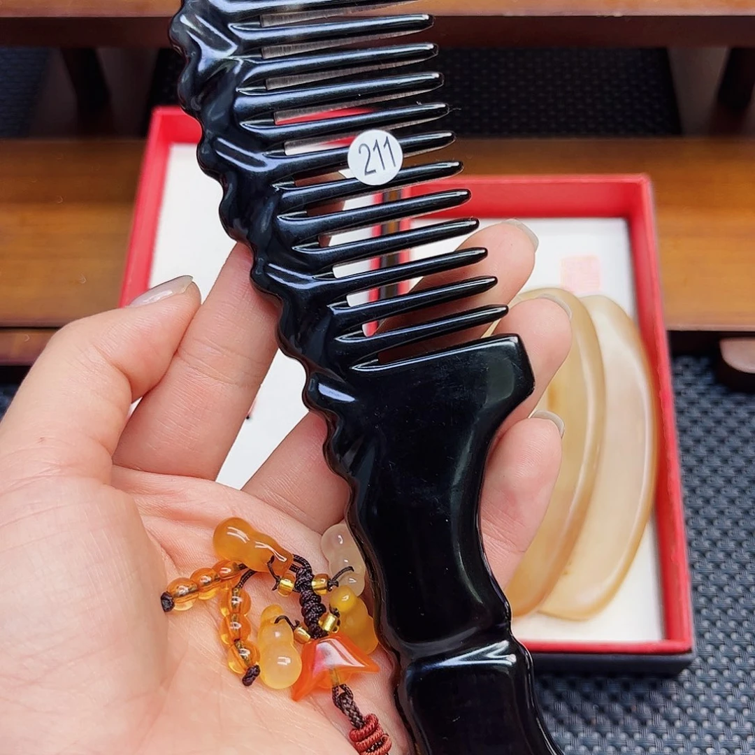 手工制作牛角梳子