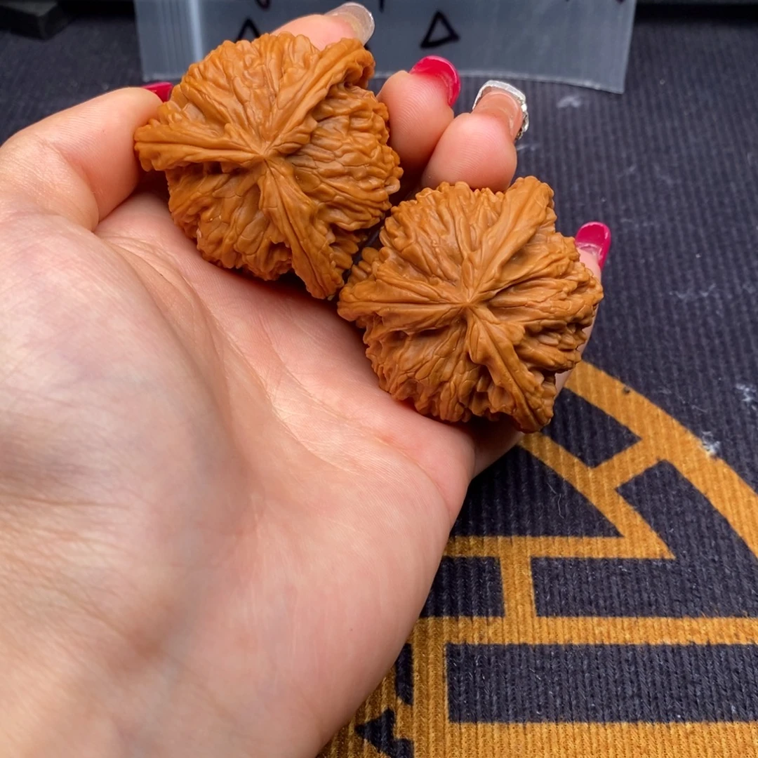 梦****把件文玩核桃白狮子