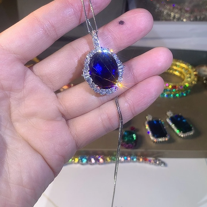 非金属121吊坠。
