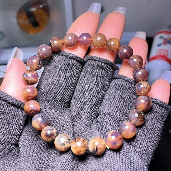 琥珀裸石未镶嵌？