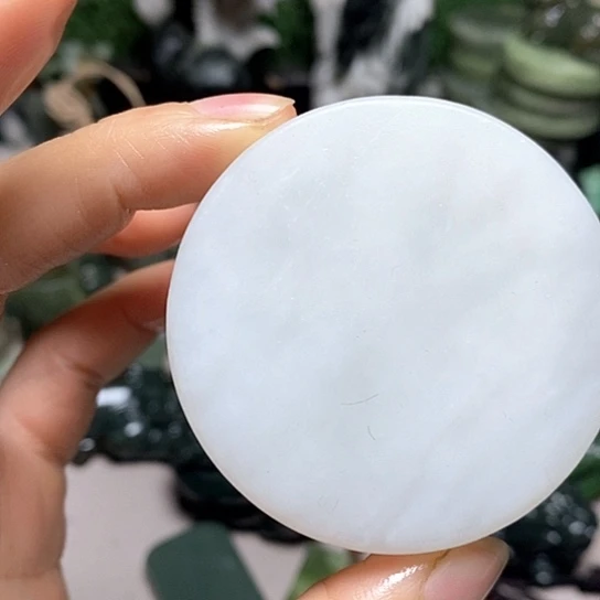 未镶嵌和田玉（糖玉）珠宝半成品