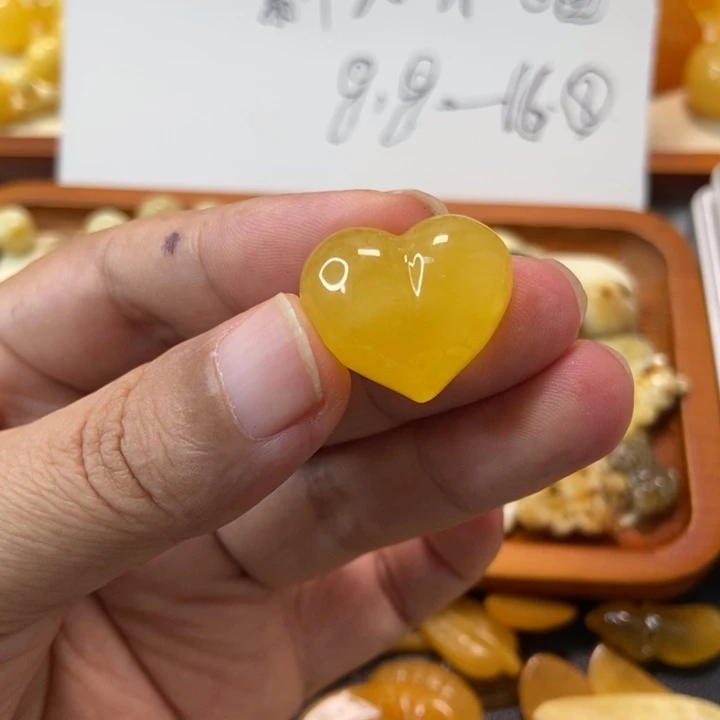 琥珀未镶嵌珠宝奇石