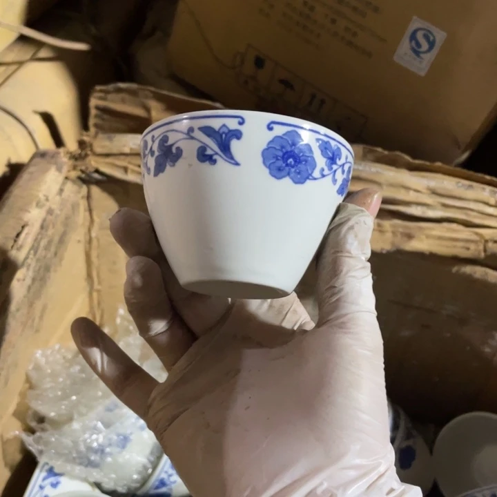 辉****陶瓷盘子碗砂锅都有10个