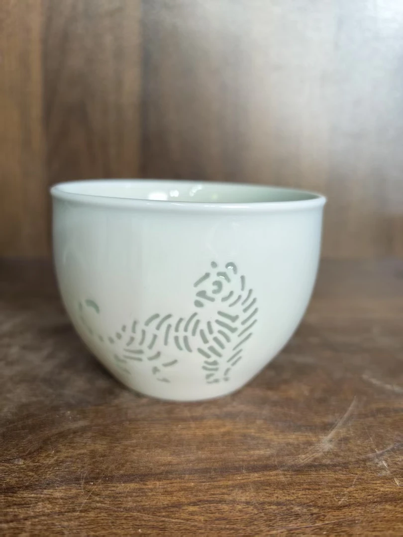 B065景德镇制陶瓷虎主人杯一件