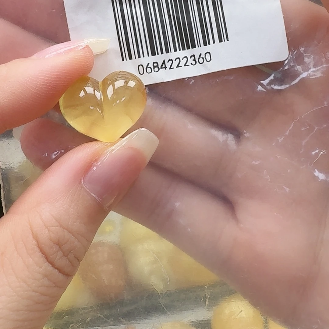 琥珀未镶嵌裸石配饰