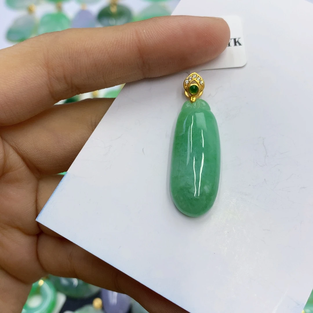 翡翠未镶嵌颈饰翡翠