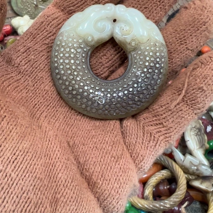 山***哥和田玉（青白玉）未镶嵌挂件