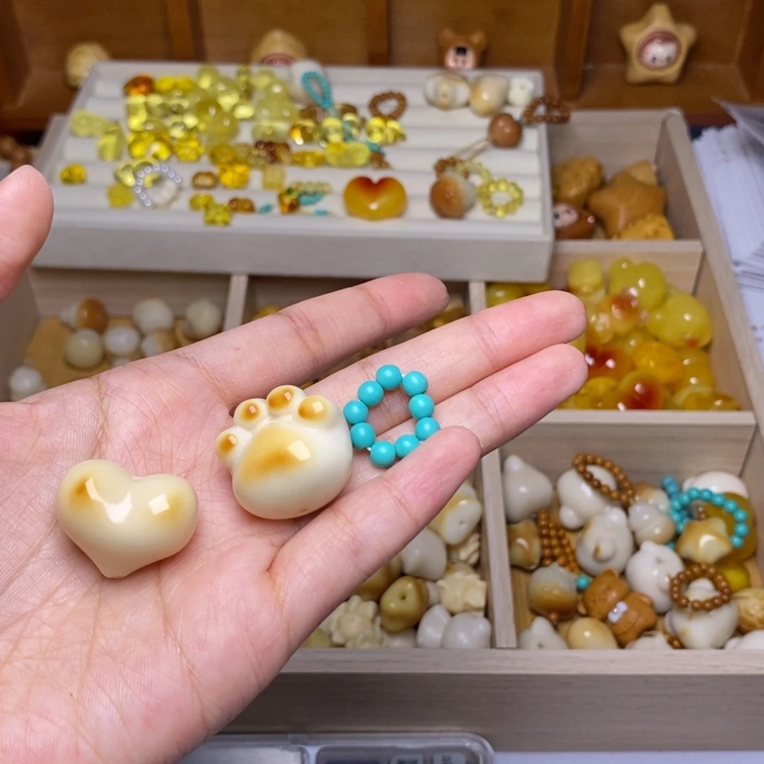 幸***福猴头核桃吊坠炭烤爱心猫爪绿卡