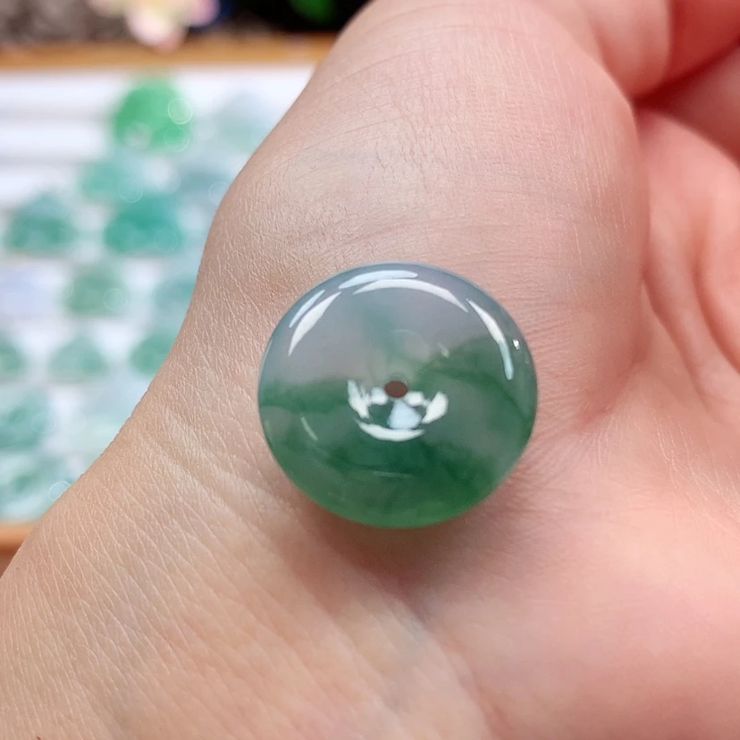 【闪购商品】翡翠未镶嵌吊坠(不含链)