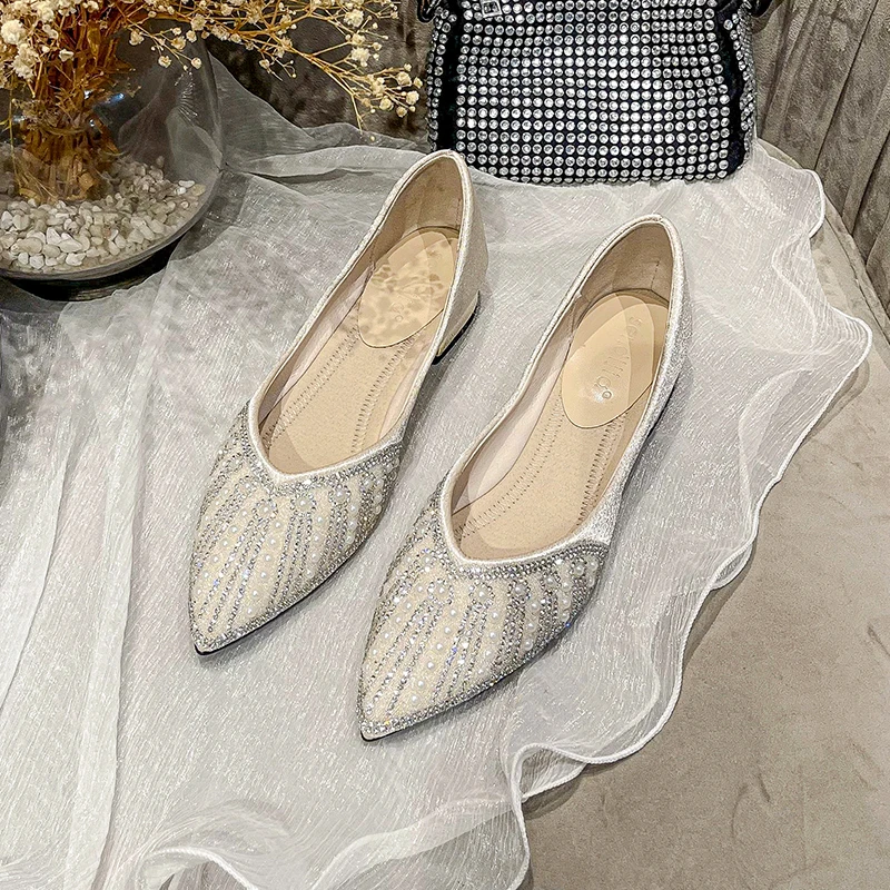 605-2尖头水钻低跟单鞋平底浅口妈妈鞋粗跟中跟欧若精灵风