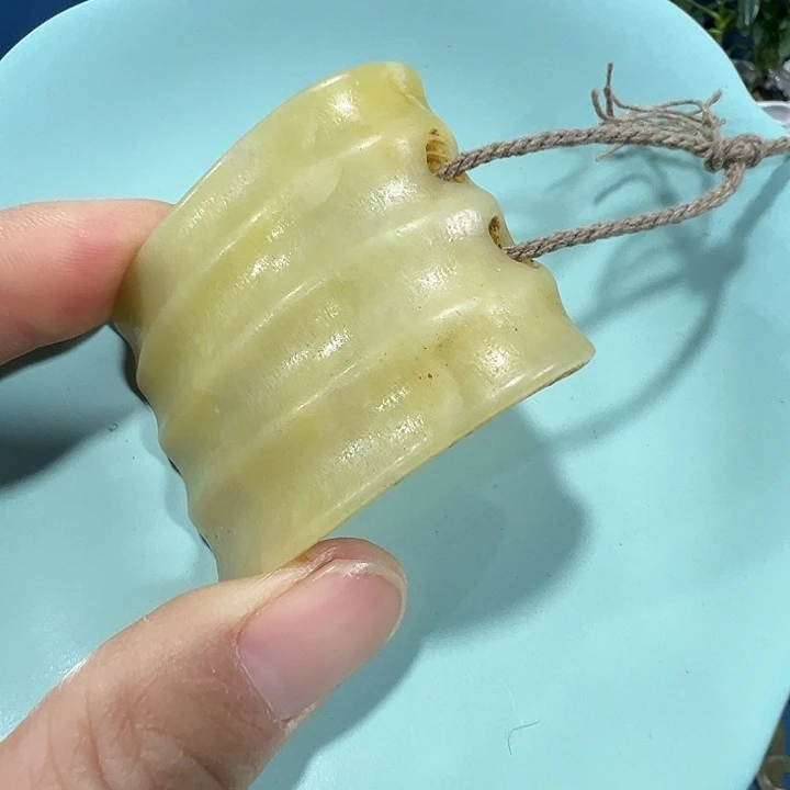 透闪石质玉未镶嵌挂件