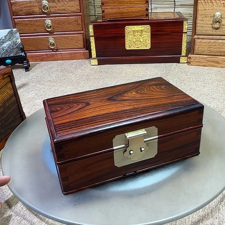 微凹黄檀（南美大红酸枝）