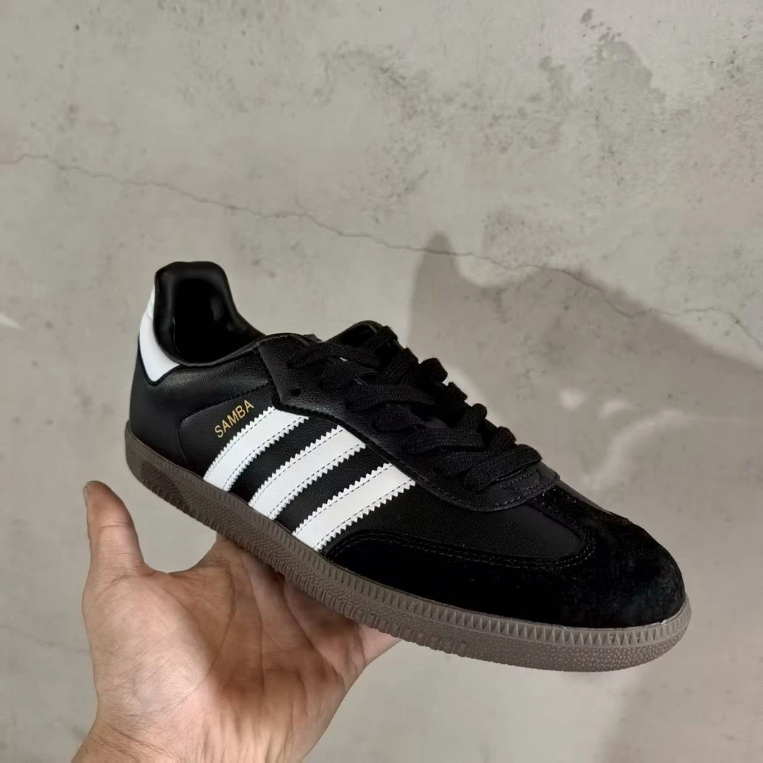 男女同款经典黑色德迅鞋