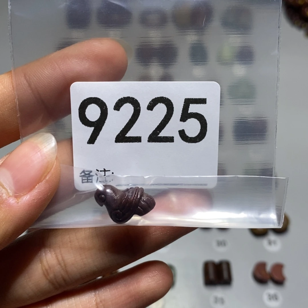 颈饰未镶嵌岫岩老玉（透闪石质玉）我*猫