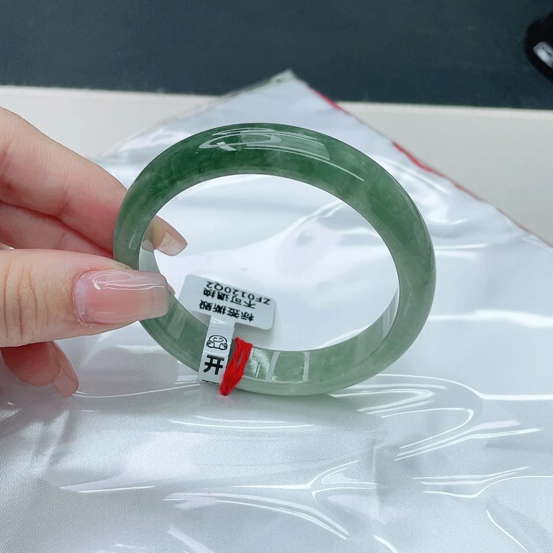 翡翠手镯未镶嵌正56