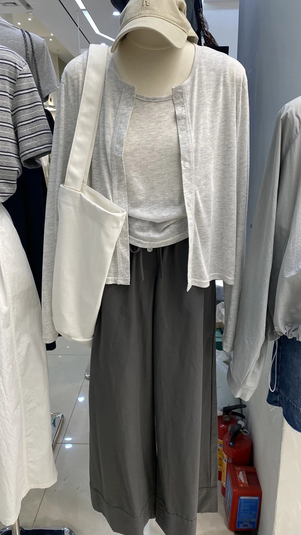 百搭休闲两件套上衣