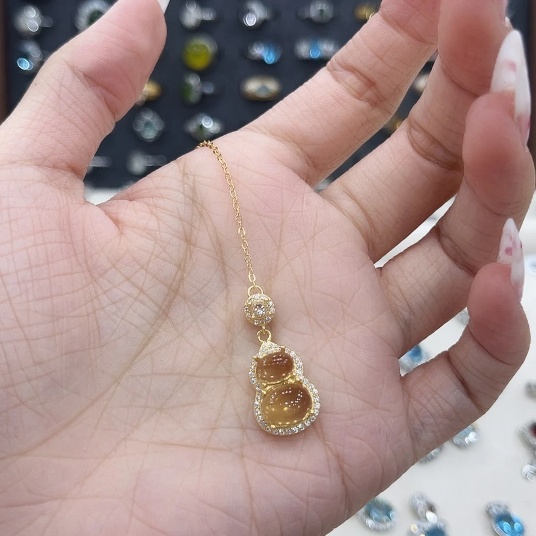 岫玉银S925镶嵌吊坠栗***糕