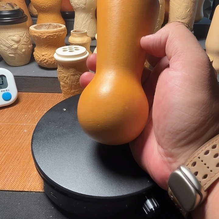 隐隐约约地看到一只大